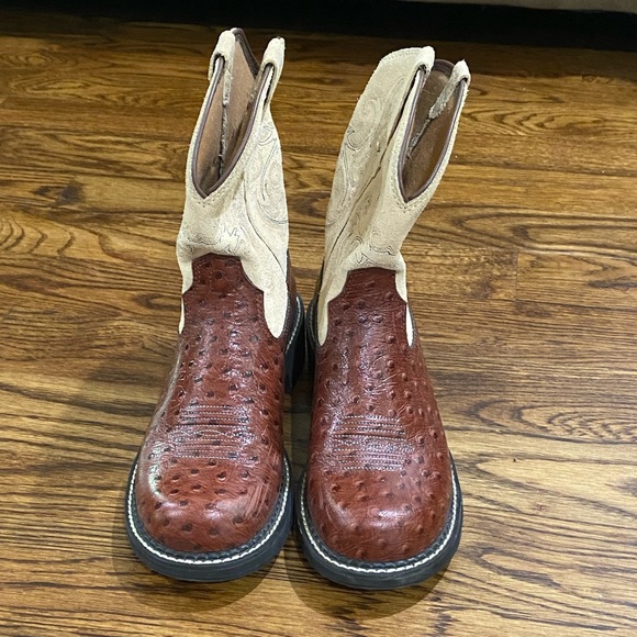 Ariat Shoes - ARIAT women’s Fatbaby heritage round toe western boots